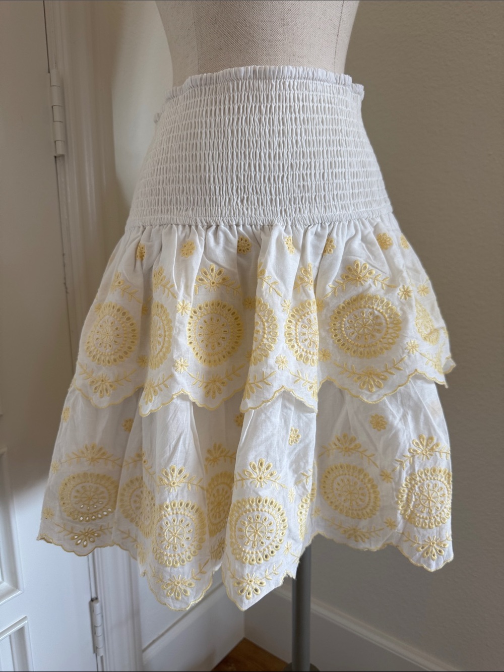 NWT Francesca's Collections White Skirt with Yellow Embroidery, Size L